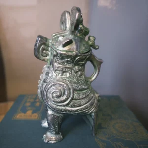 13th-Century BCE Owl Zun – Modern Reproduction Sculpture - Image 2