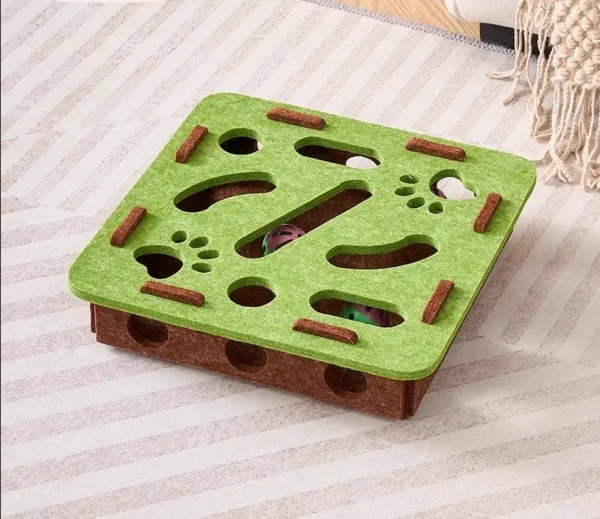 Interactive Cat Puzzle Toy with Balls & Bell – Peek Hole Plate for Indoor Cats, Boredom Relief & Enrichment Toy